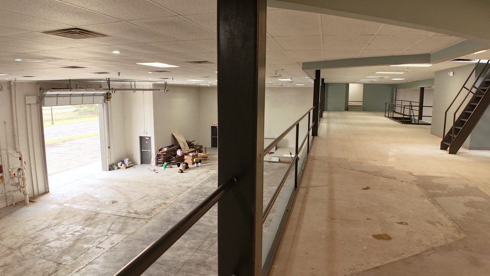 More Photos Of 38450 Tanger Dr, North Branch Service Station For Sale