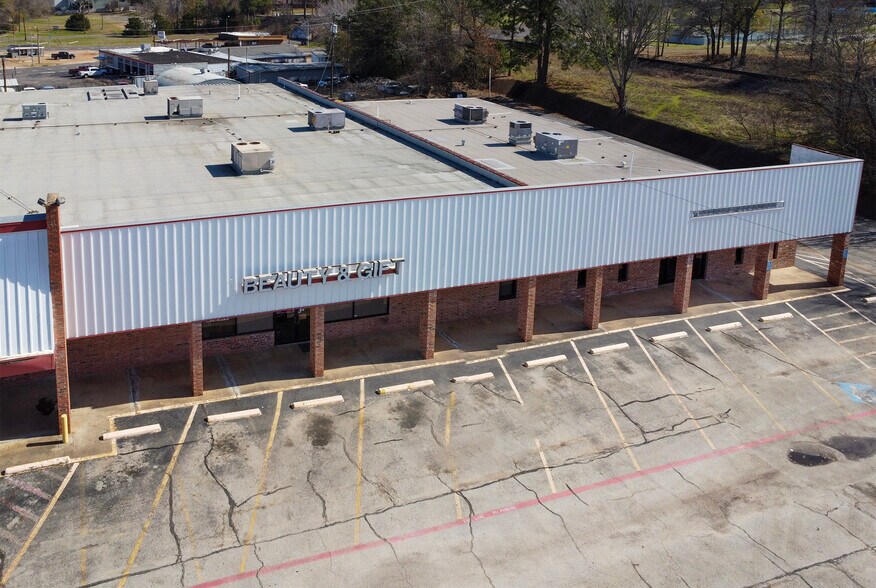 More Photos Of 315-330 E Spring St, Palestine Unknown For Lease