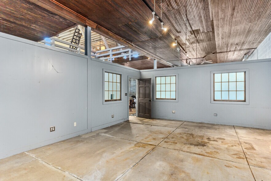 More Photos Of 705-707 Cherry Aly, Hudson Warehouse For Lease