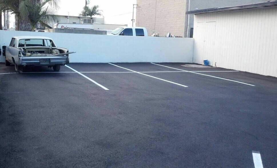 More Photos Of 2020 Placentia Ave, Costa Mesa Manufacturing For Lease