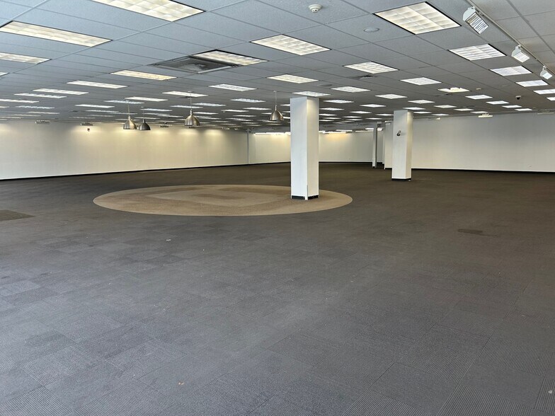 More Photos Of 4453-4455 N Harlem Ave, Norridge Unknown For Lease