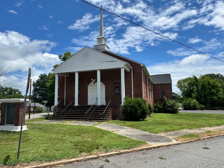 More Photos Of 200 Moir St, Eden Religious Facility For Sale