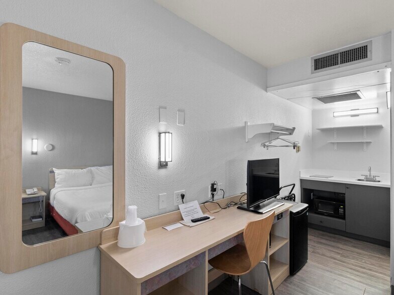 More Photos Of 1150 Wilkins Cir, Casper Hotel For Sale