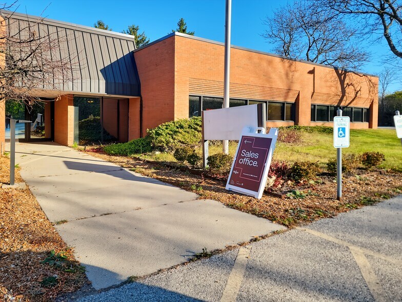 More Photos Of 120 Bishops Way, Brookfield Coworking Space