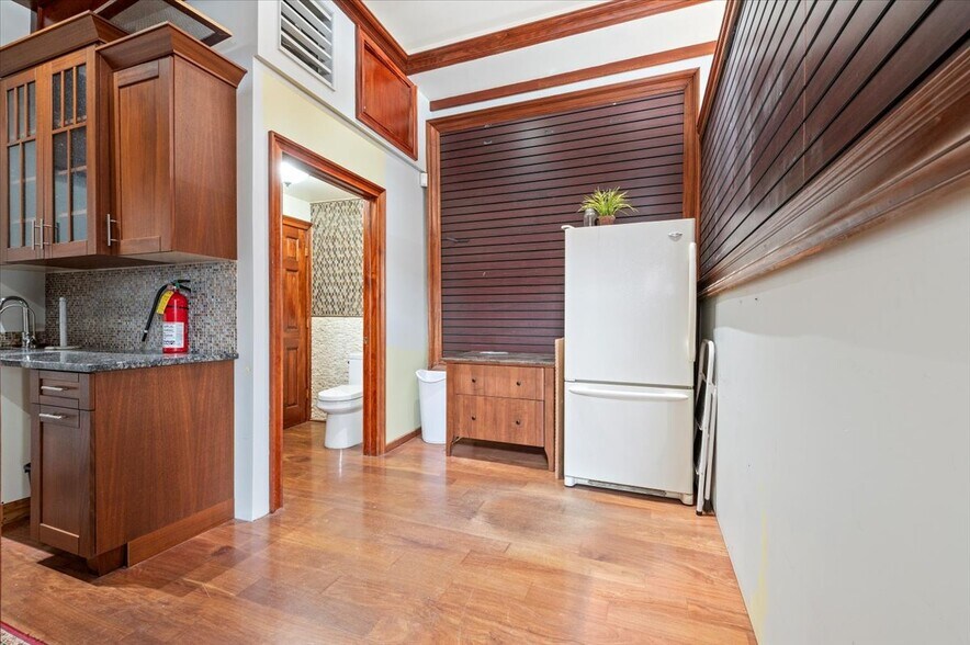 More Photos Of 281 Broadway, Bethpage General Retail For Lease