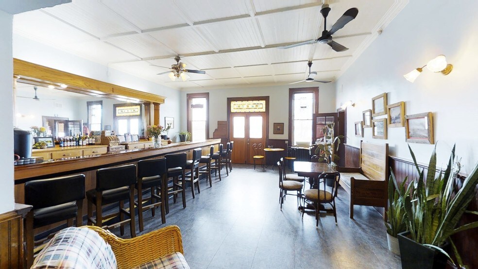 More Photos Of 809 N Main St, Alma Freestanding For Sale