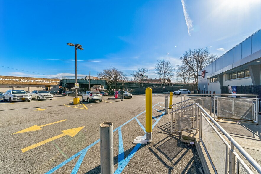 More Photos Of 1242 Liberty Ave, Ozone Park Drugstore For Lease