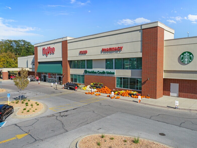 More Photos Of 3405-3411 SE 14th St, Des Moines General Retail For Lease