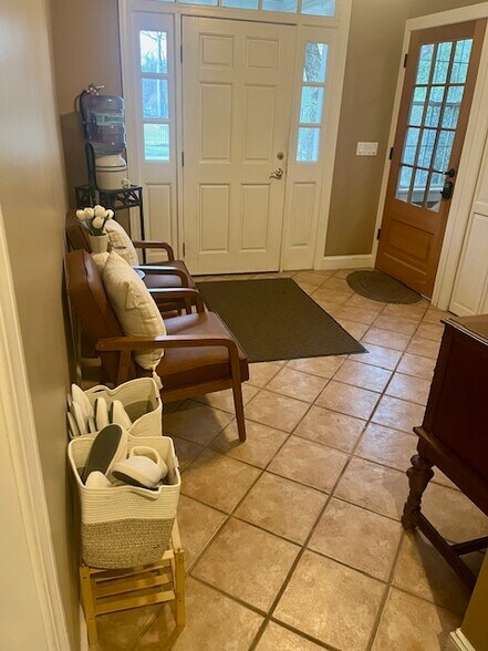 More Photos Of 3642 Main St, Stone Ridge Office Residential For Lease