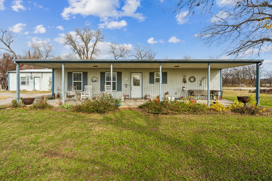 More Photos Of 4861 E Highway 199, Springtown Specialty For Sale
