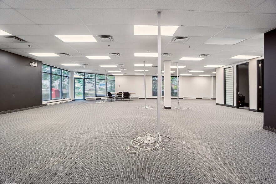 More Photos Of 1205 Rue Ampère, Boucherville Office For Sale