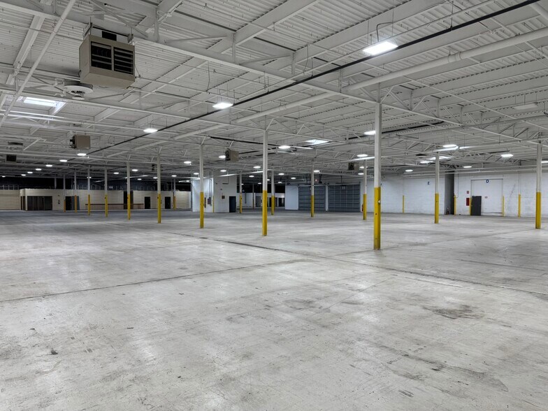 More Photos Of 69 Leggett St, East Hartford Warehouse For Lease