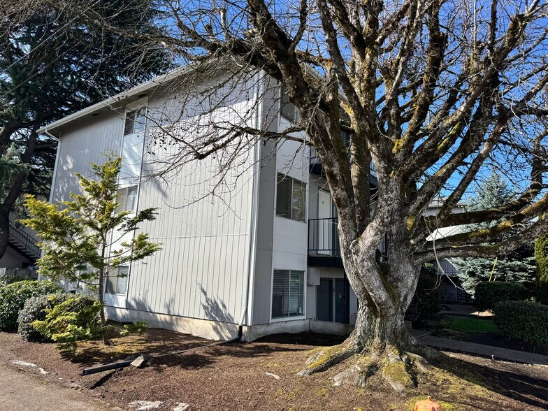 More Photos Of 760 NW 21st St, Corvallis Apartments For Sale