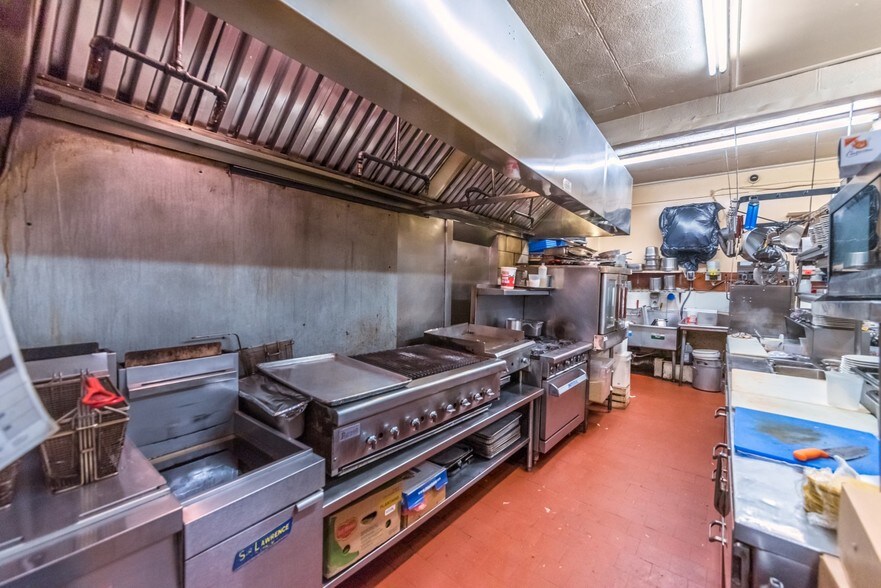 More Photos Of 11 Main St, Kingston Restaurant For Sale