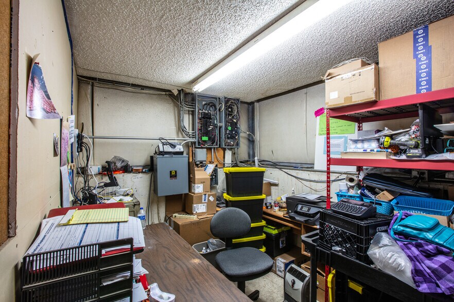 More Photos Of 118 4th ave, Clark Fork Supermarket For Sale