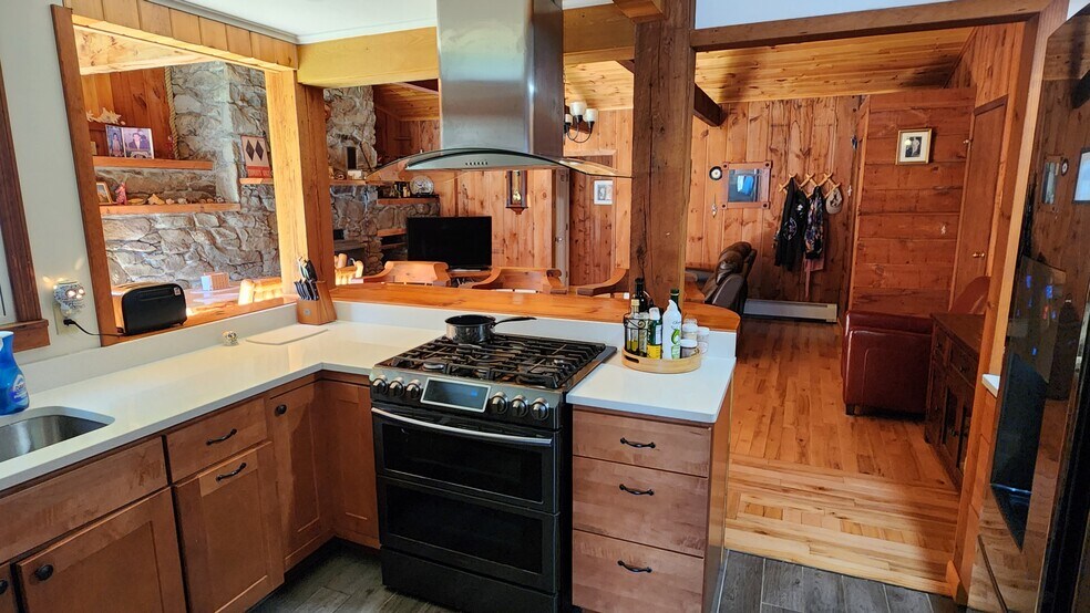 More Photos Of 5672 US Route 4, Killington Hotel For Sale