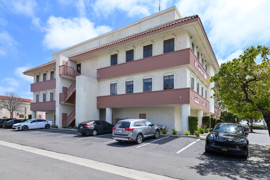 More Photos Of 501 W Channel Islands Blvd, Port Hueneme Loft Creative Space For Sale