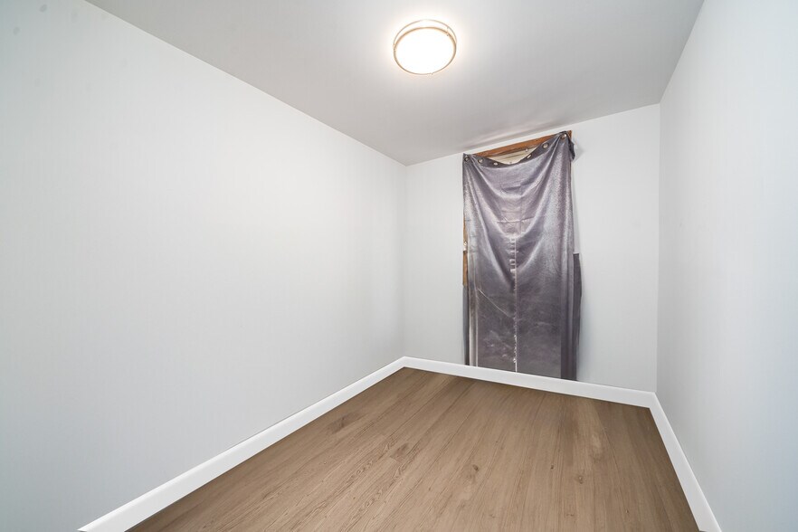 More Photos Of 103-105 Devon St, Kearny Apartments For Sale