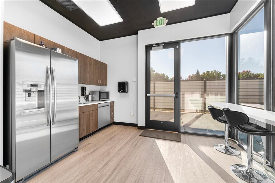 More Photos Of 817 Ohare Pky, Medford Loft Creative Space For Sale