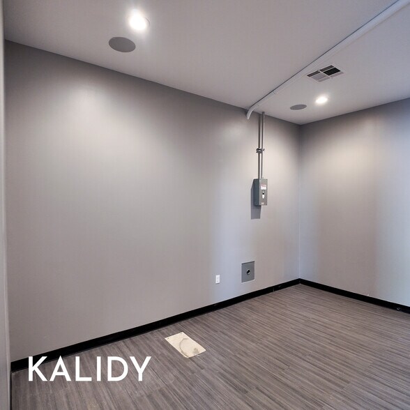 More Photos Of 2220 NW 164th St, Edmond Office For Sale