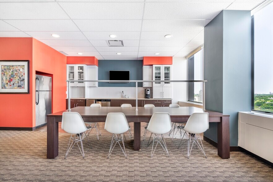 More Photos Of 2 St Clair Ave E, Toronto Coworking Space