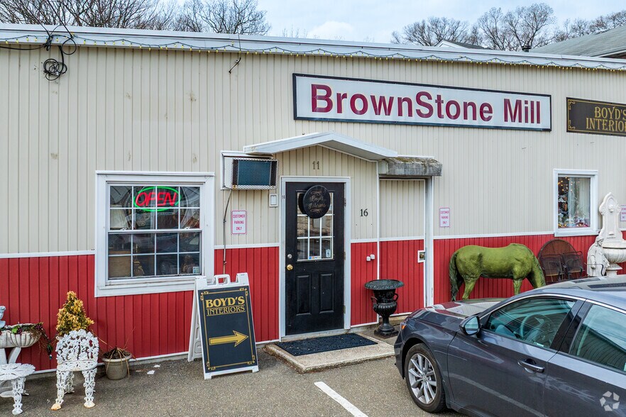 More Photos Of 21 Paterson, Midland Park General Retail For Sale