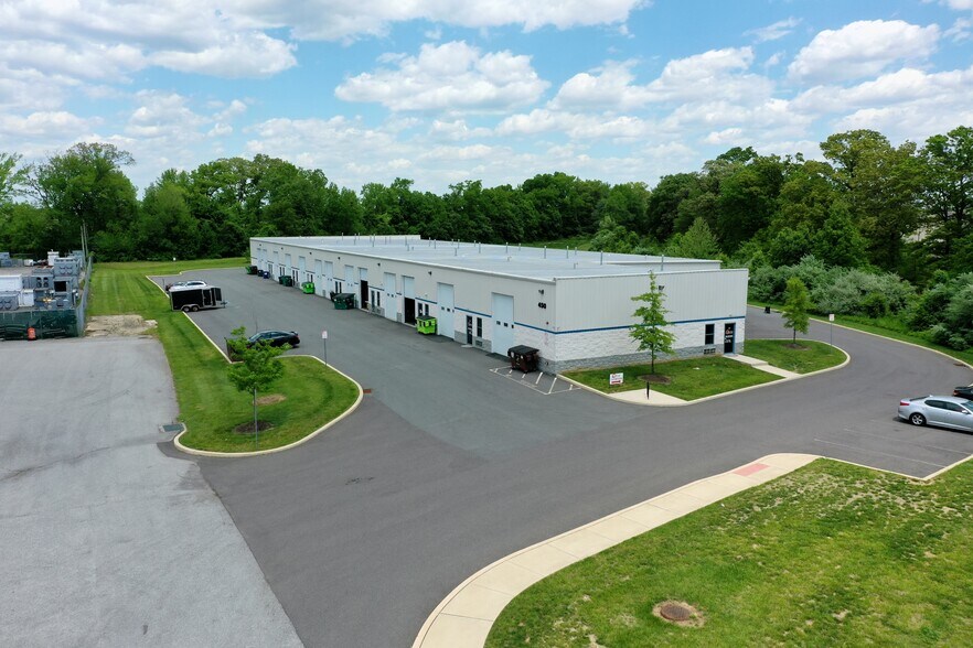 More Photos Of 400 Carson Dr, Bear Light Distribution For Lease