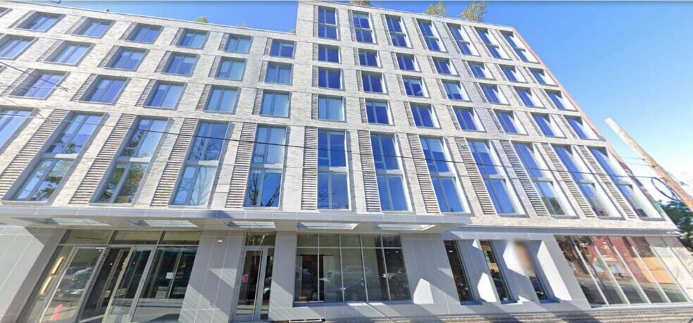 More Photos Of 30-77 Vernon Blvd, Astoria Apartments For Lease