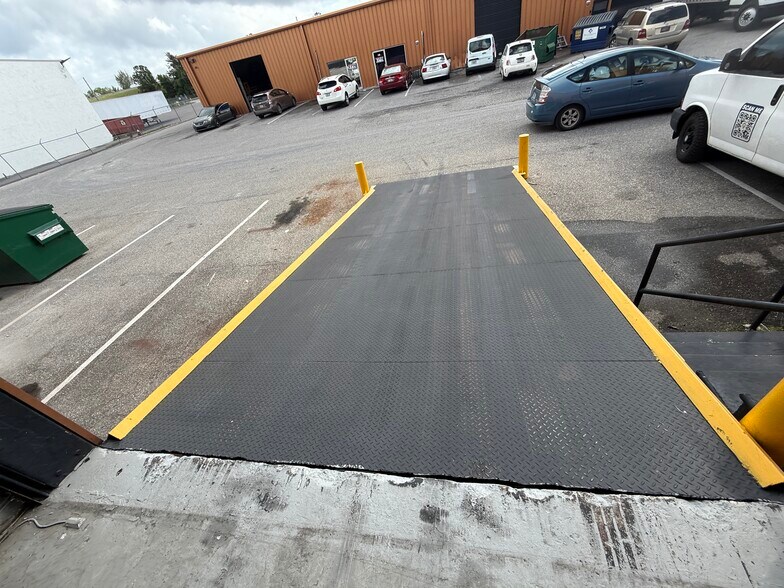 More Photos Of 11300 Space Blvd, Orlando Unknown For Lease