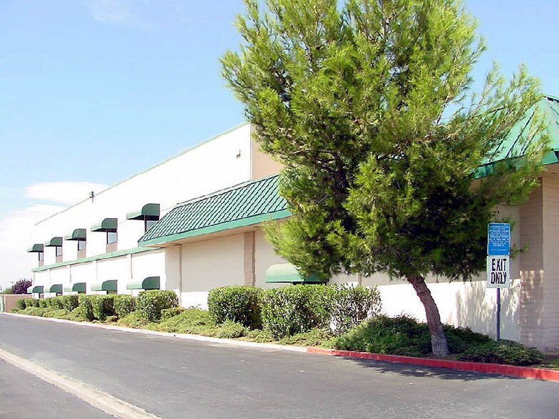 More Photos Of 43845 10th St, Lancaster Medical For Lease