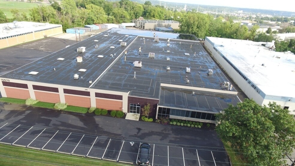 Primary Photo Of 10570 Chester Rd, Cincinnati Warehouse For Lease