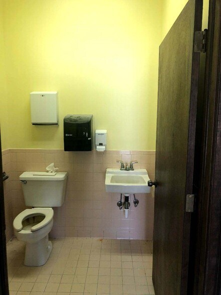 More Photos Of 1103 N Laura St, Jacksonville Medical For Lease