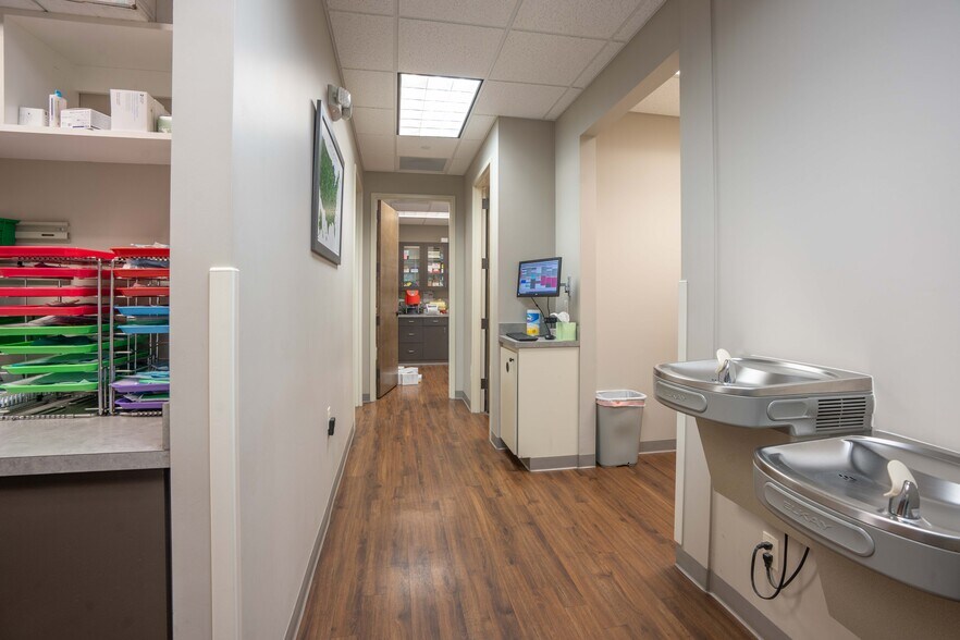 More Photos Of 1941 S Germantown Rd, Germantown Medical For Lease