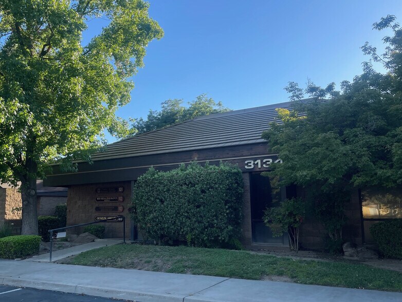 Primary Photo Of 3134 Willow Ave, Clovis Office For Sale