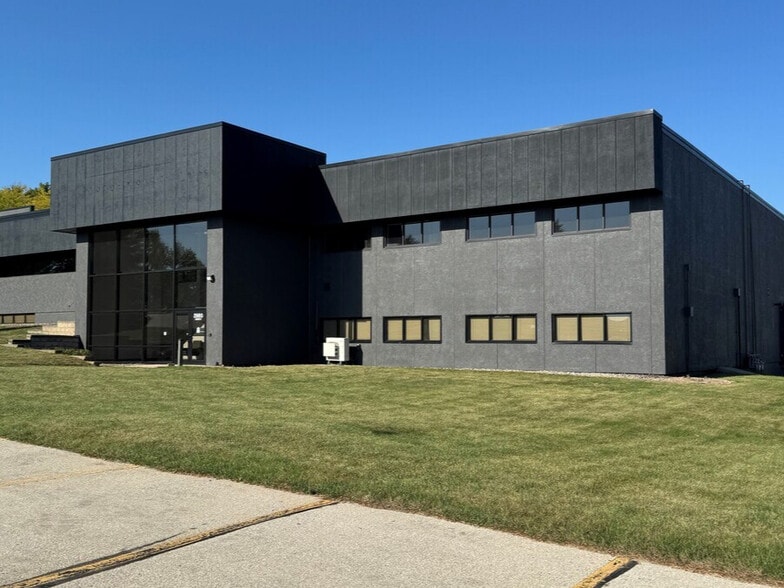 Primary Photo Of 2985 S Ridge Rd, Green Bay Medical For Sale