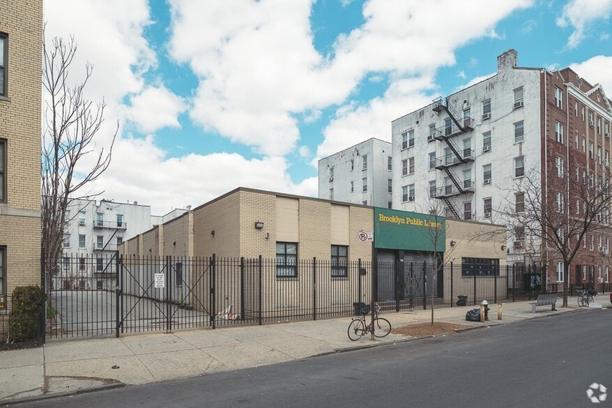 Primary Photo Of 725 Saint Marks Ave, Brooklyn Public Library For Lease