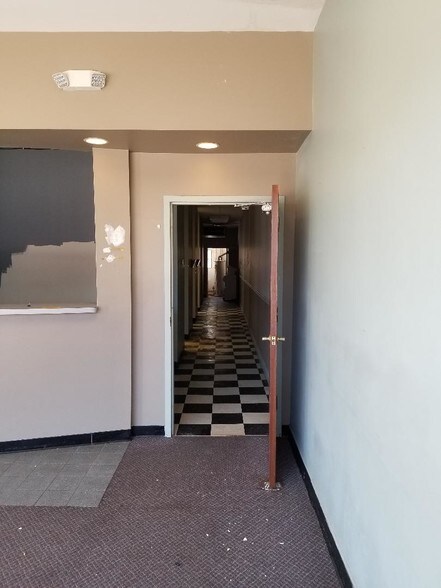 More Photos Of 5907 W 35th St, Cicero Restaurant For Lease