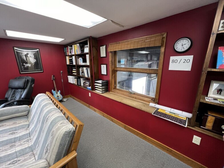 More Photos Of 304 Boston Post Rd, Orange Showroom For Sale