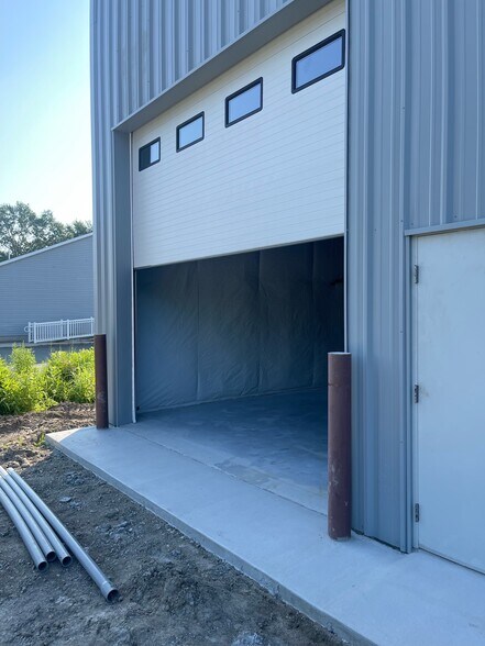 More Photos Of 28163 Nine Foot Rd, Dagsboro Showroom For Lease