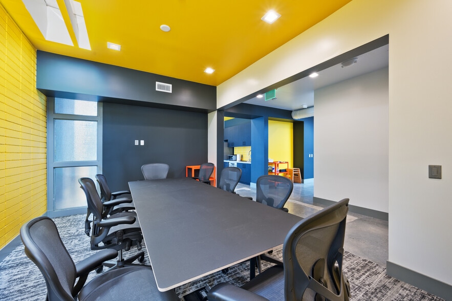 More Photos Of 953 N Cole Ave, Los Angeles Office For Lease