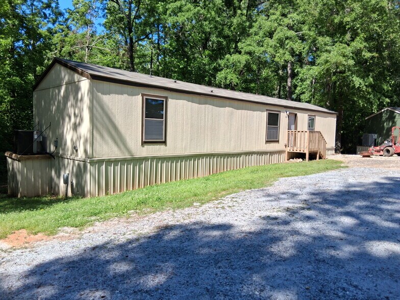 More Photos Of 106 Woodlawn Dr, Abbeville Manufactured Housing Mobile Home Park For Sale