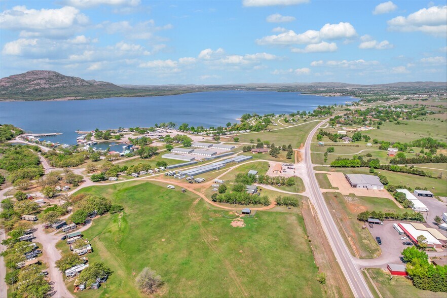 More Photos Of Highway 58, Medicine Park Supermarket For Sale