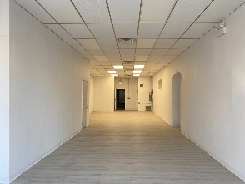 More Photos Of 4716-4722 N Kedzie Ave, Chicago Storefront Retail Residential For Lease