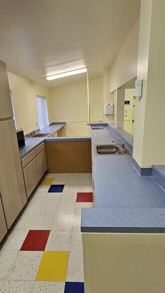 More Photos Of 31 Colwell St, Port Hadlock Medical For Lease