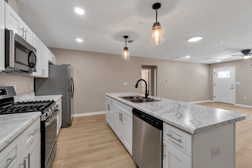 More Photos Of 50 Fulton Ave, Pensacola Apartments For Sale