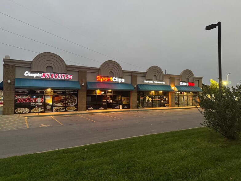 Primary Photo Of 16310-16322 W 65th St, Shawnee Storefront For Lease