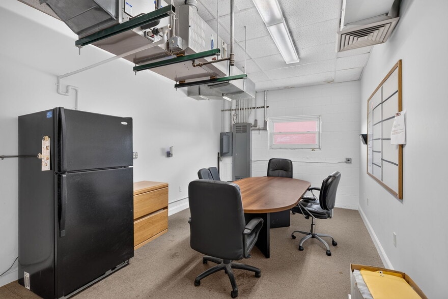 More Photos Of 234 O'Neil Blvd, Attleboro Manufacturing For Sale