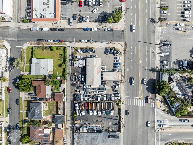 More Photos Of 13235-13243 Osborne St, Arleta Land For Lease