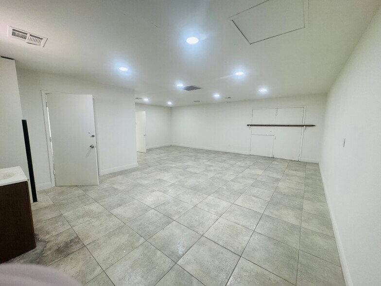 More Photos Of 825 S Decatur Blvd, Las Vegas Freestanding For Sale