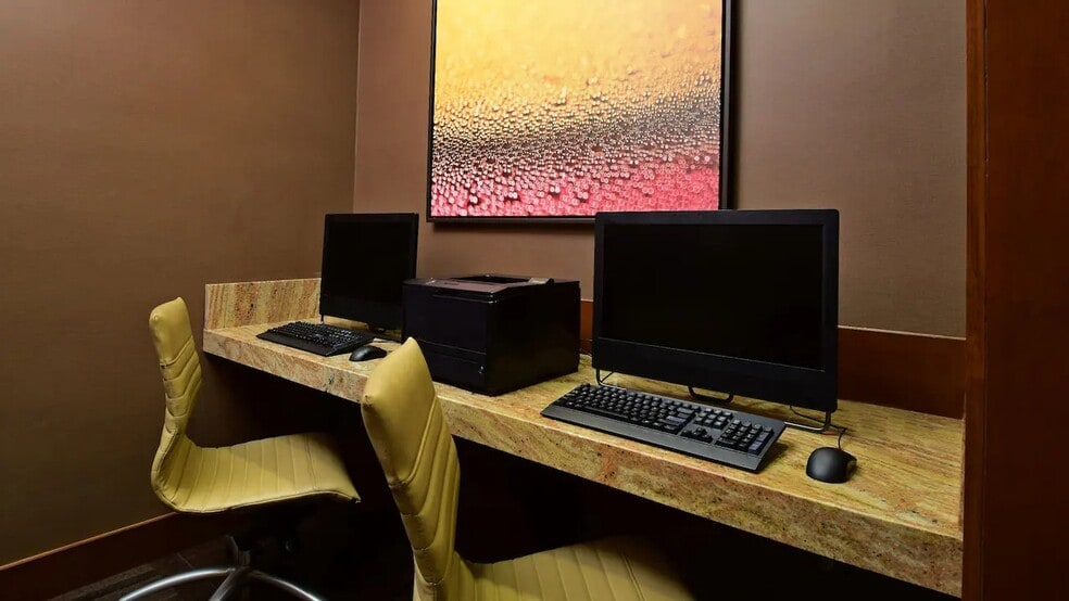 More Photos Of 5455 Green Park Dr, Irving Hotel For Sale